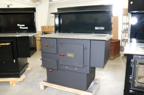 Pioneer Stoves Pioneer Baker's Choice Wood Cookstove — Owner's Manual